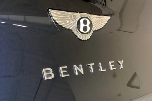 Used 2022 Bentley Bentayga image 18