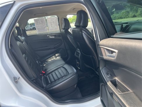 Used 2023 Ford Edge SEL image 17