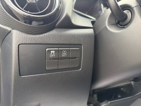Used 2017 Toyota Yaris iA image 21