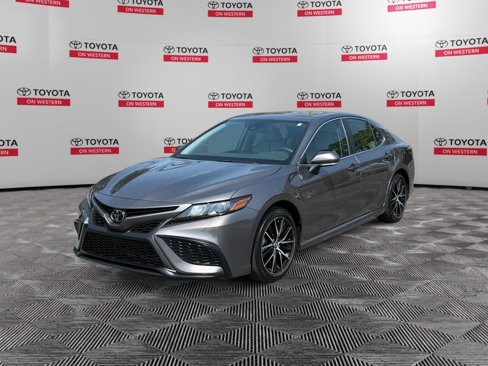 Certified 2024 Toyota Camry SE image 1