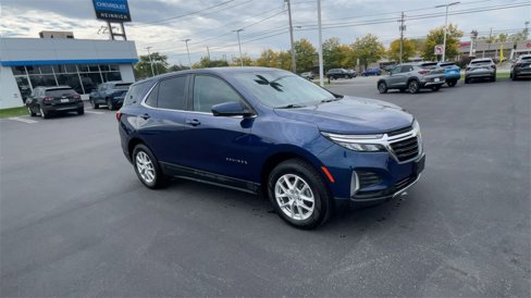 Used 2022 Chevrolet Equinox LT image 2
