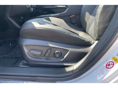 Used 2022 Toyota Prius Prime XLE image 12