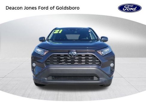 Used 2021 Toyota RAV4 XLE image 8
