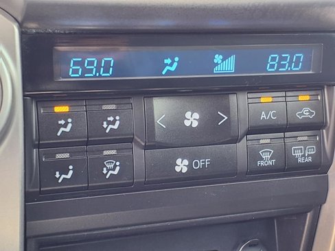 Used 2014 Toyota 4Runner Limited image 21