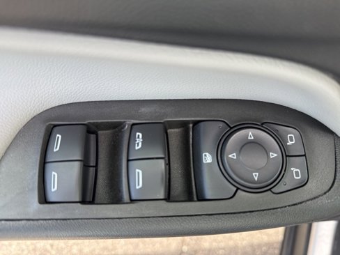 Used 2021 Chevrolet Equinox LS w/ LS Convenience Package image 15