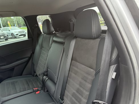 Used 2023 Mitsubishi Outlander SE image 30