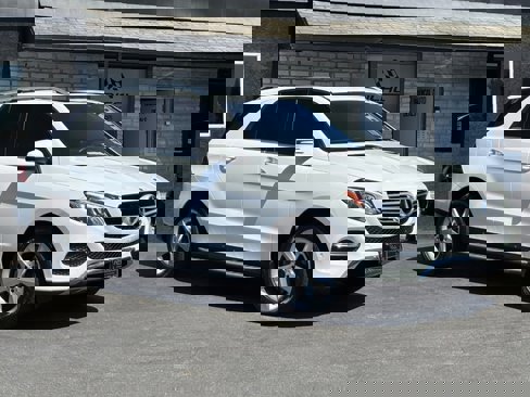 Used 2018 Mercedes-Benz GLE 350 w/ Premium 2 Package image 6