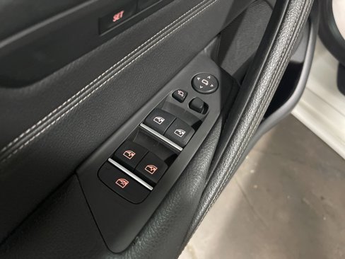 Used 2019 BMW 530i xDrive w/ Convenience Package image 9