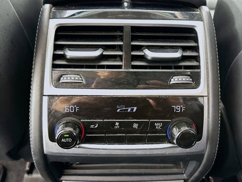 Used 2019 BMW 740i w/ Executive Package image 28