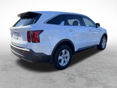Used 2022 Kia Sorento LX image 7