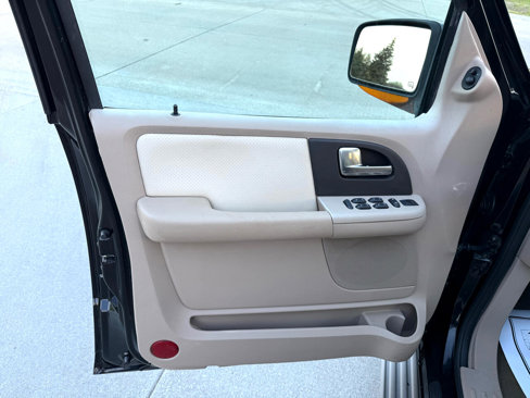 Used 2004 Ford Expedition Eddie Bauer image 11