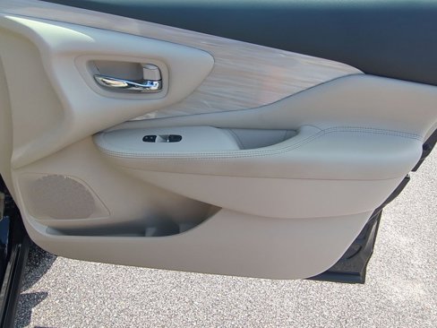 Used 2017 Nissan Murano Platinum image 31