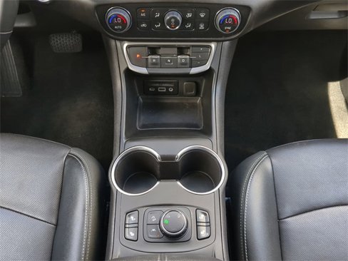 Used 2024 GMC Terrain SLT image 22