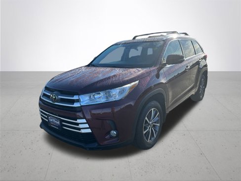 Used 2018 Toyota Highlander XLE image 2