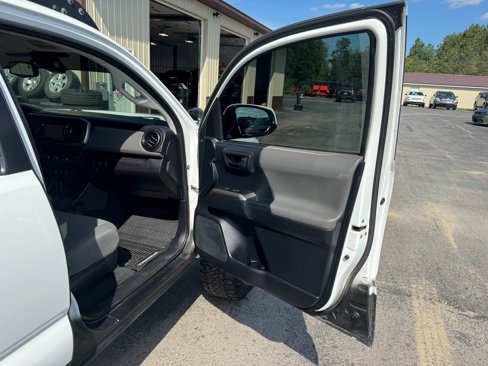 Used 2018 Toyota Tacoma SR5 image 36