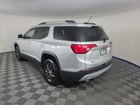 Used 2017 GMC Acadia SLT image 3