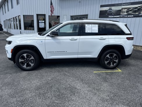 Used 2023 Jeep Grand Cherokee 4WD 4xe image 2