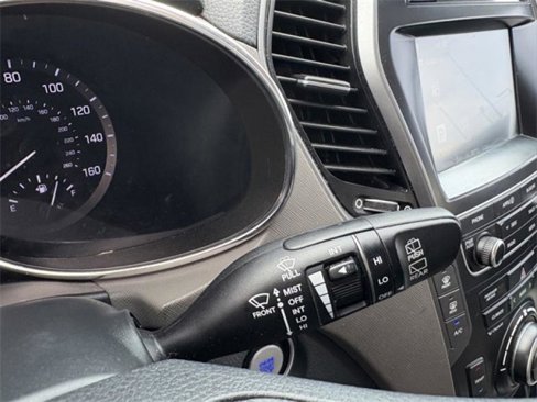 Used 2017 Hyundai Santa Fe Limited image 18