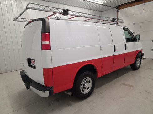 Used 2018 Chevrolet Express 3500 w/ Driver Convenience Package image 12