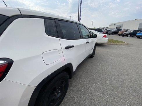 Used 2020 Jeep Compass Sport image 10