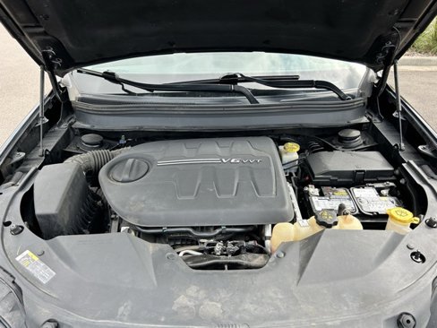 Used 2019 Jeep Cherokee Limited image 7