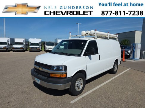 Used 2016 Chevrolet Express 3500 image 2