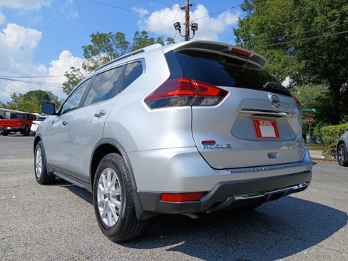 Used 2018 Nissan Rogue SV image 9
