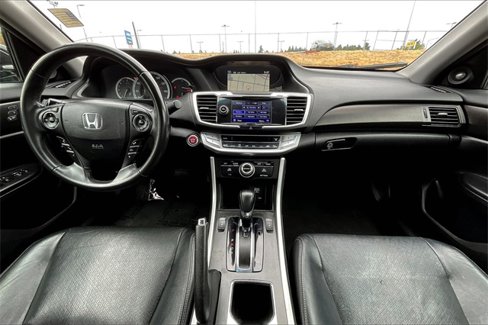 Used 2015 Honda Accord Touring image 13