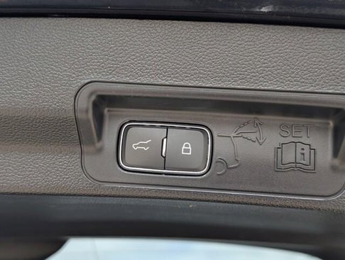 Used 2023 Ford Explorer XLT w/ Equipment Group 202A image 32