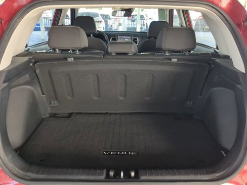 Used 2025 Hyundai Venue SEL image 13