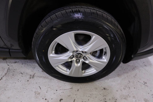 Used 2021 Toyota RAV4 XLE image 39