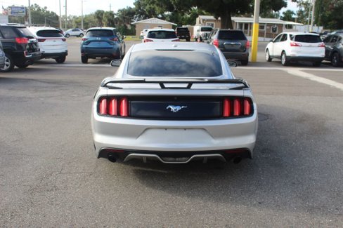 Used 2017 Ford Mustang Premium image 4