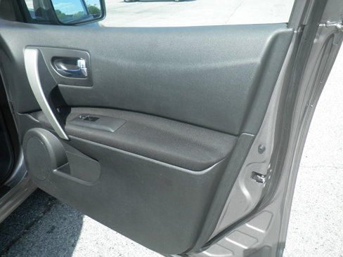 Used 2012 Nissan Rogue SV image 25