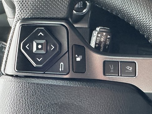 Used 2022 Toyota Tacoma TRD Off-Road image 43