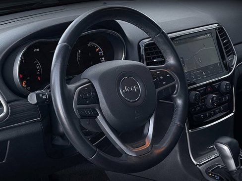Used 2018 Jeep Grand Cherokee Altitude image 18