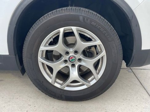 Used 2019 Alfa Romeo Stelvio image 7