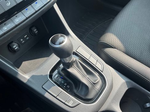 Used 2019 Hyundai Elantra GT image 29