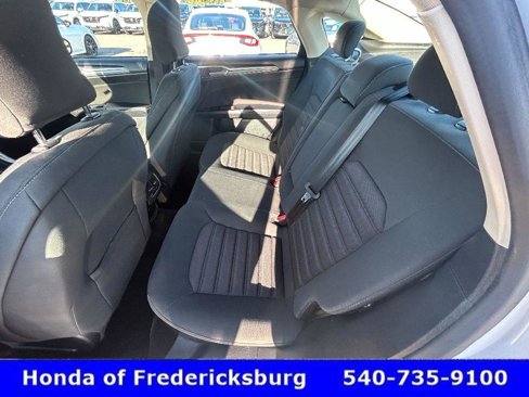 Used 2017 Ford Fusion SE image 33