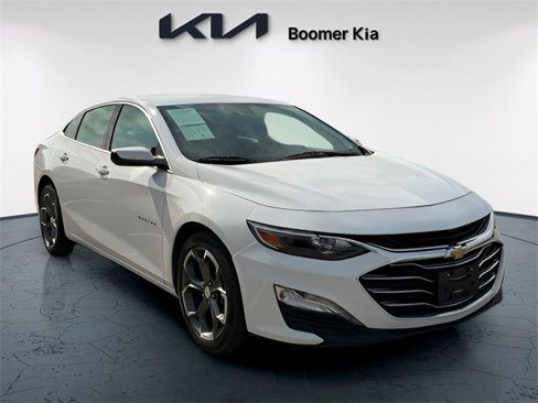 Used 2024 Chevrolet Malibu LT image 3