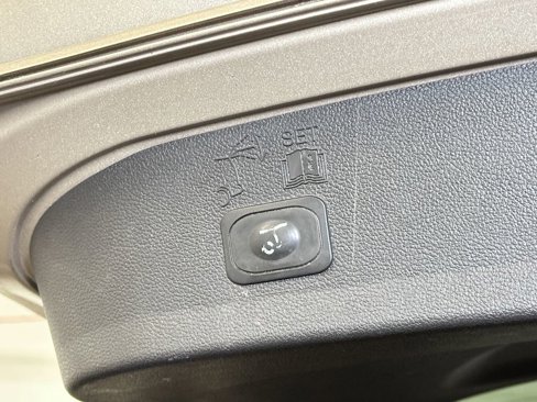 Used 2018 Ford Escape SEL image 19