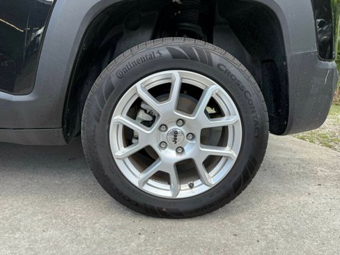 Used 2023 Jeep Renegade Latitude image 10