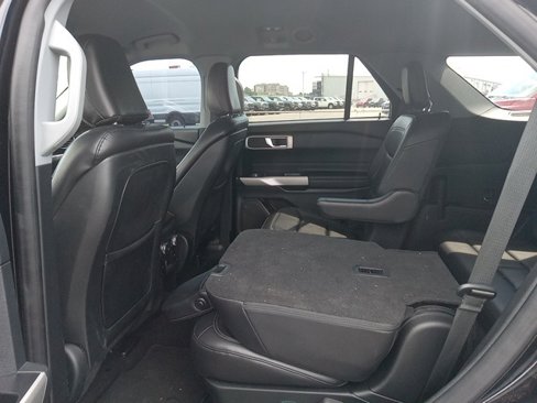Used 2020 Ford Explorer XLT w/ Equipment Group 202A image 12