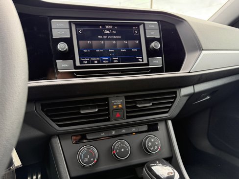 Used 2023 Volkswagen Jetta Sport image 15