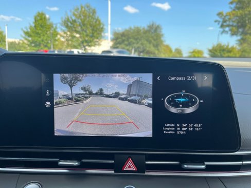 Used 2024 Hyundai Elantra SEL image 23