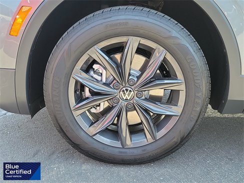 Used 2024 Volkswagen Tiguan SE image 28