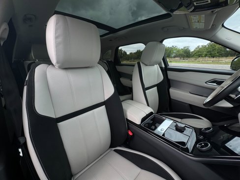 Used 2020 Land Rover Range Rover Velar R-Dynamic S image 23