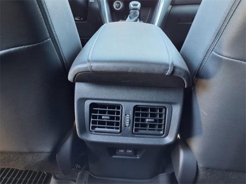 Used 2023 Toyota Venza Limited image 31