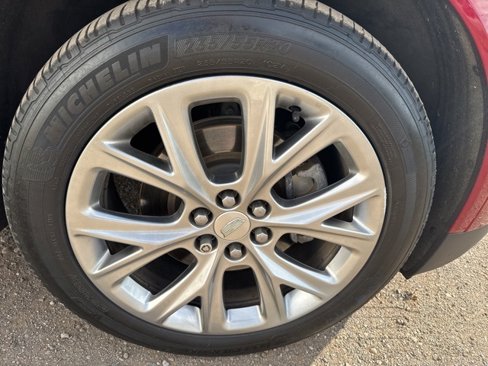 Used 2020 Cadillac XT5 Sportv w/ Platinum Package image 2