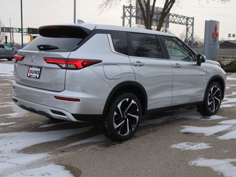 New 2025 Mitsubishi Outlander SE image 10