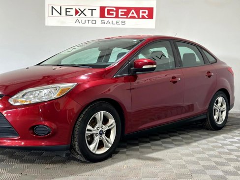 Used 2014 Ford Focus SE w/ SE Winter Package image 6